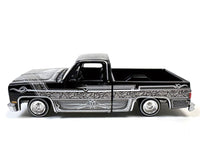 Auto World M&J Exclusive Lowriders 1983 Chevrolet Silverado