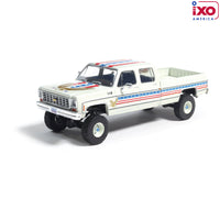 IXO 1/64 1976 Chevrolet Custom Deluxe K30 Fleetwood Crew Cab
